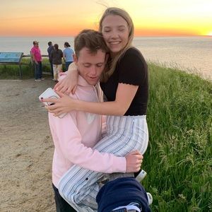 Meet your Posher, Devin